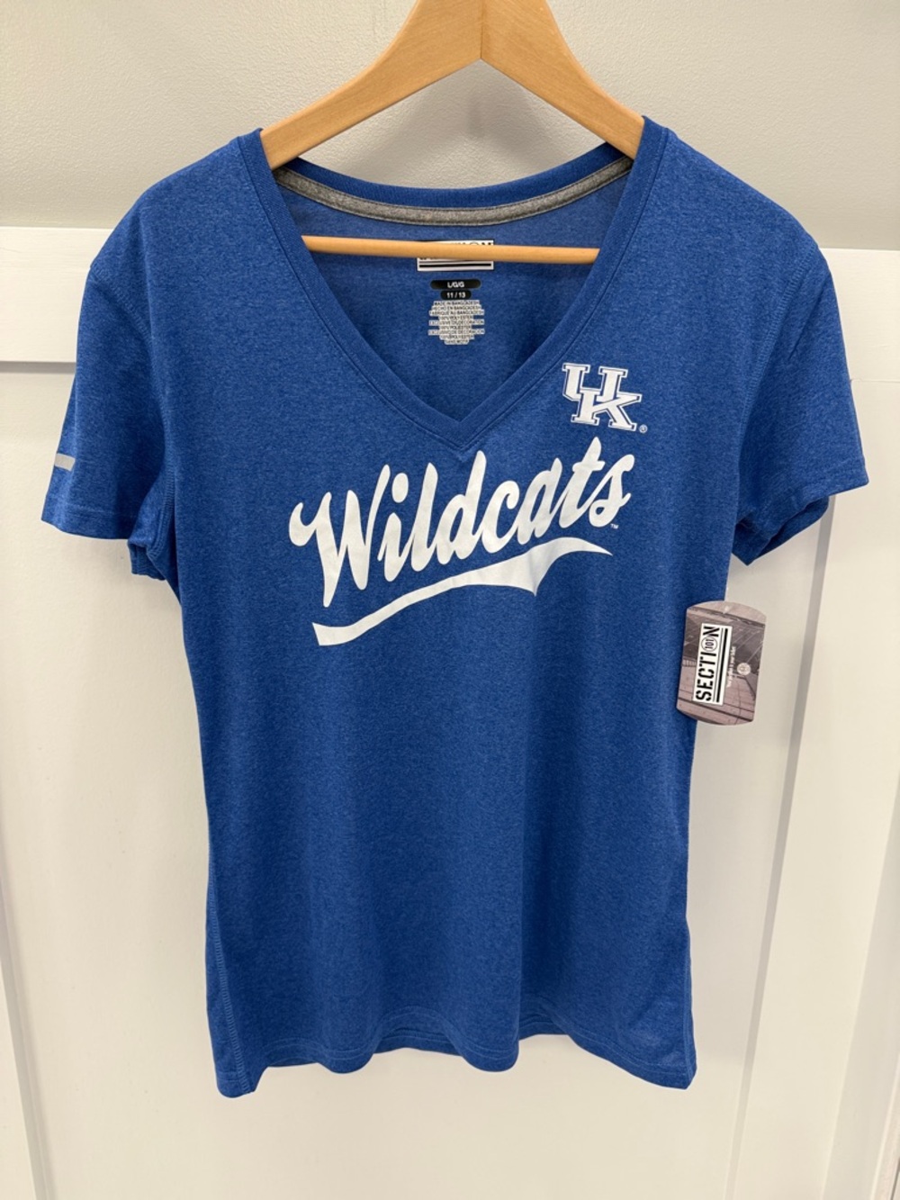 Section 101 Blue University of Kentucky Wildcats V-neck athletic T-shirt